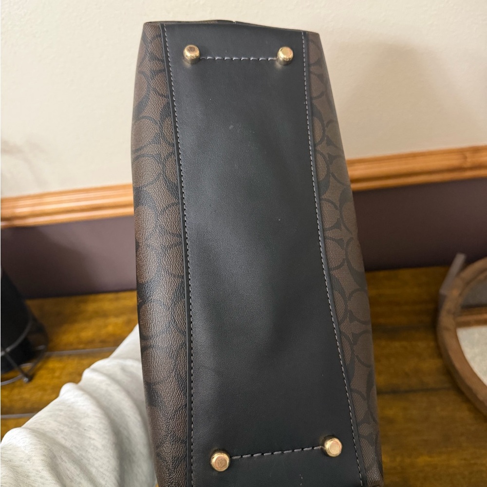 Coach Hanna Shoulder Bag in Signature Canvas - Picture 12 of 16